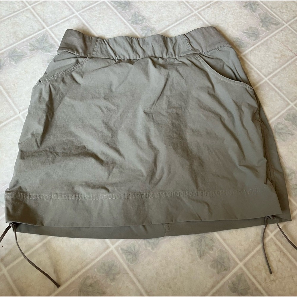 Columbia ALL SEASONS Tan Ruched Tie UPF 50 Omni-Shield Skort Skirt Sz Medium